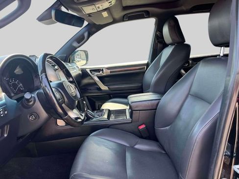 Used 2020 Lexus GX 460 Premium w/ Premium Package image 18