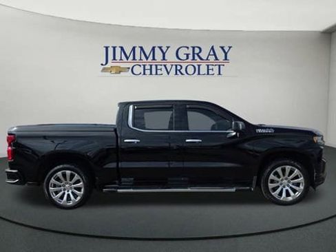 Used 2020 Chevrolet Silverado 1500 High Country w/ Technology Package image 2