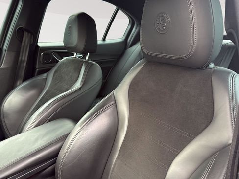 Used 2018 Alfa Romeo Giulia Quadrifoglio w/ Driver Assist Dynamic Package image 14