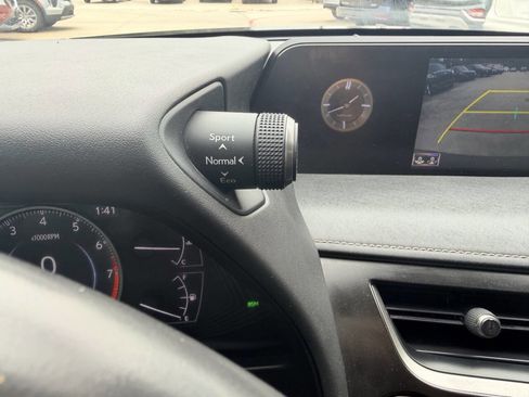 Used 2021 Lexus UX 200 w/ Premium Package FWD image 29