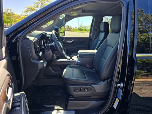 New 2026 GMC Sierra 2500 SLT w/ SLT Premium Package AWD/4WD image 15