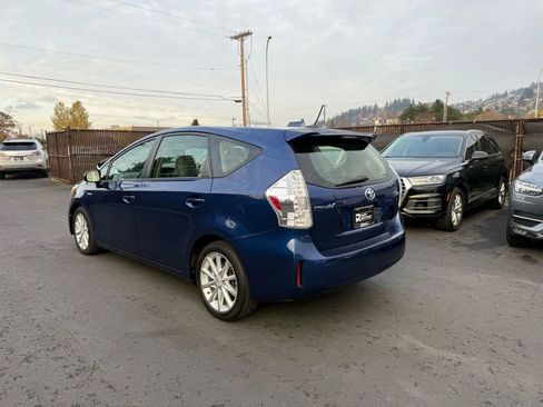 Used 2012 Toyota Prius V Three image 7