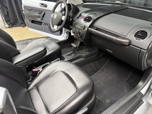 Used 2006 Volkswagen Beetle Convertible w/ Package 1 image 18