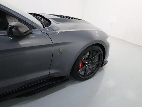 Used 2022 Ford Mustang Shelby GT500 w/ Carbon Fiber Track Pack RWD image 72