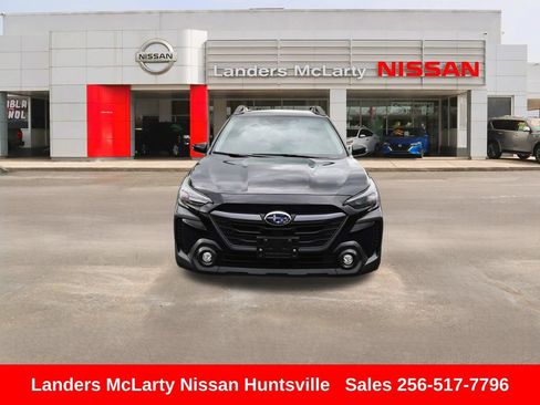 Used 2025 Subaru Outback Premium AWD/4WD image 11