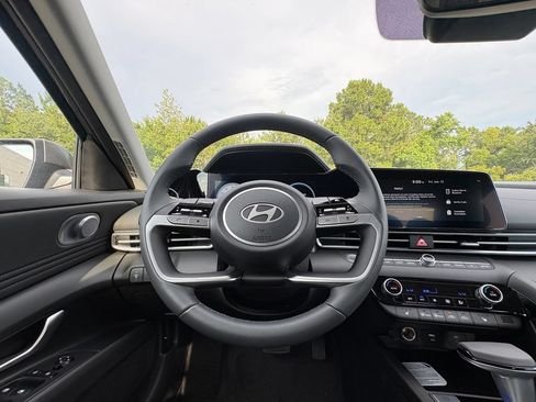 New 2026 Hyundai Elantra Limited FWD image 13