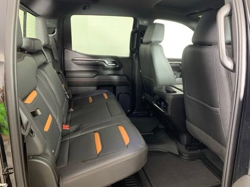 Used 2023 GMC Sierra 1500 AT4 w/ Technology Package AWD/4WD image 21