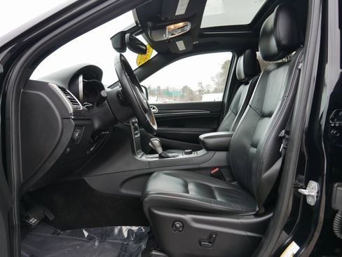 Used 2018 Jeep Grand Cherokee Limited image 12