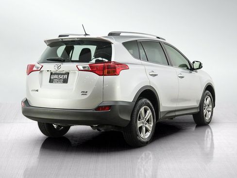 Used 2015 Toyota RAV4 XLE AWD/4WD image 5