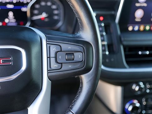 Used 2021 GMC Yukon XL SLT w/ SLT Premium Package image 16