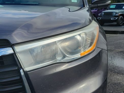 Used 2014 Toyota Highlander XLE image 10