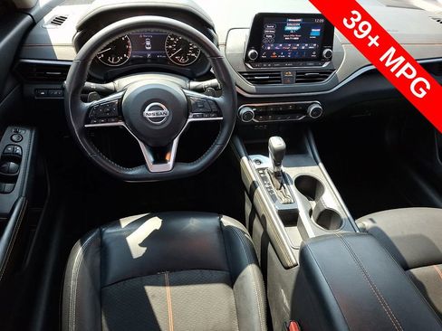 Used 2021 Nissan Altima 2.5 SR w/ SR Premium Package FWD image 11