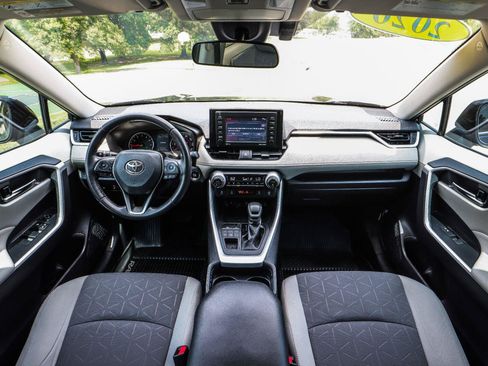 Used 2020 Toyota RAV4 XLE w/ XLE Grade Weather Package AWD/4WD image 2