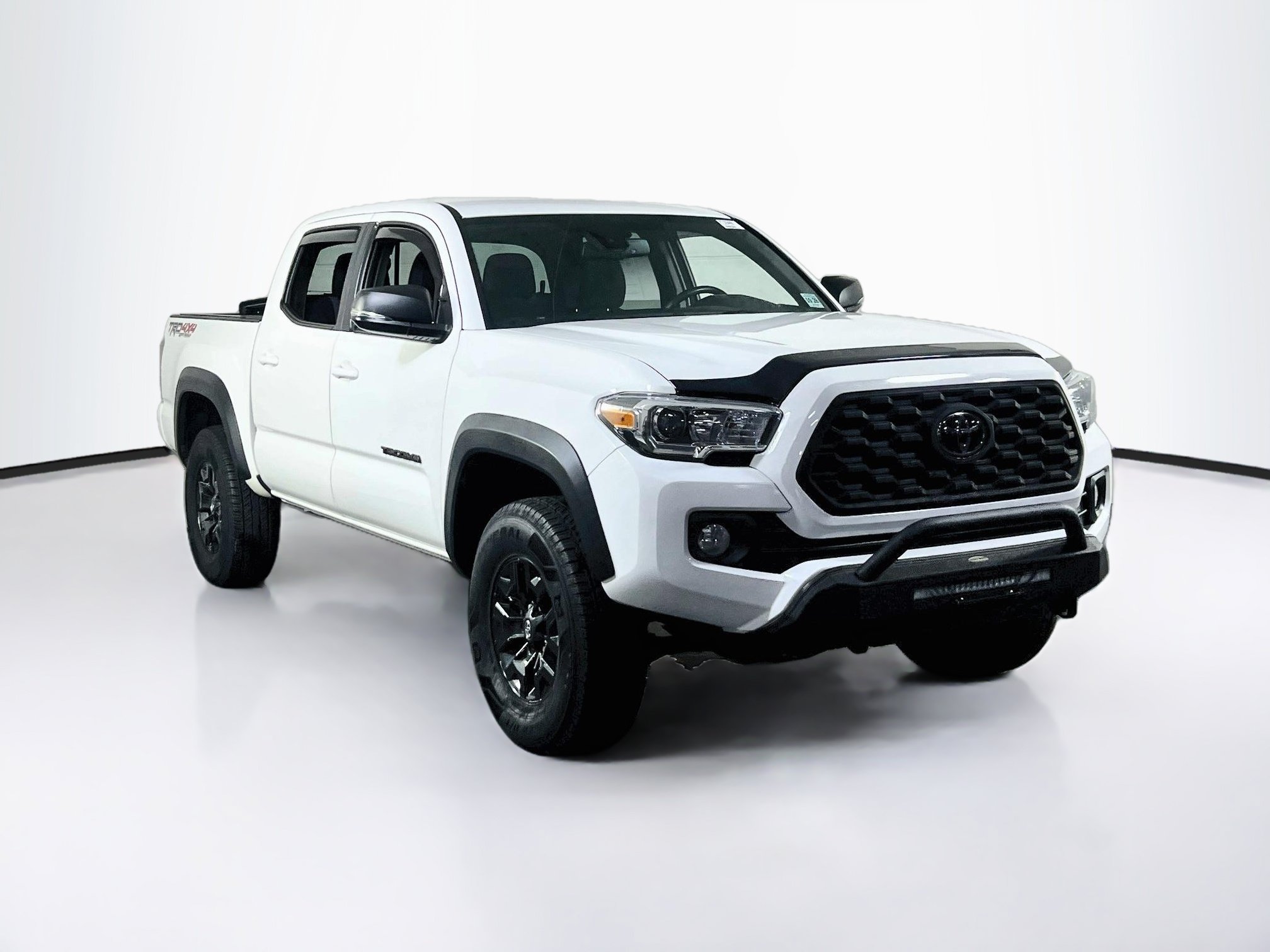 Used 2023 Toyota Tacoma TRD Off-Road w/ Technology Package AWD/4WD image 3