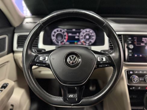Used 2019 Volkswagen Atlas SEL R-Line AWD/4WD image 17