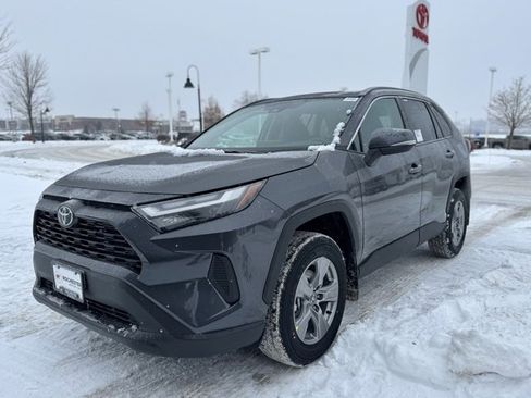 Used 2025 Toyota RAV4 XLE image 33