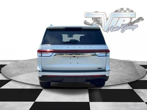 Used 2024 Lincoln Navigator Premiere AWD/4WD image 6