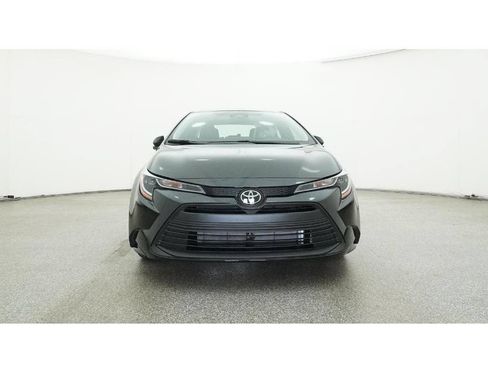 Used 2025 Toyota Corolla LE FWD image 36