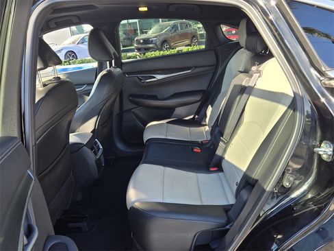 Used 2025 INFINITI QX55 Luxe w/ Cargo Package image 12