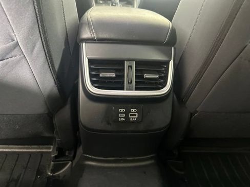 Used 2025 Subaru Outback Premium AWD/4WD image 20