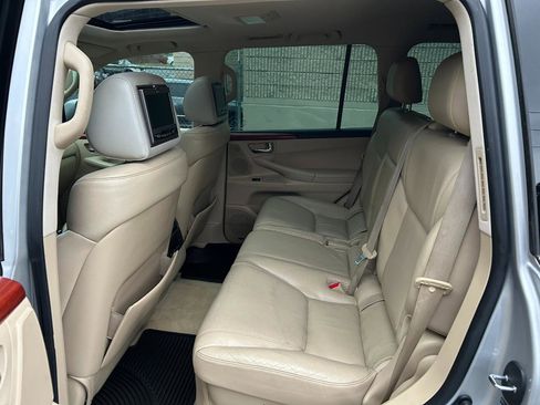 Used 2008 Lexus LX 570 Sport Utility AWD/4WD image 15