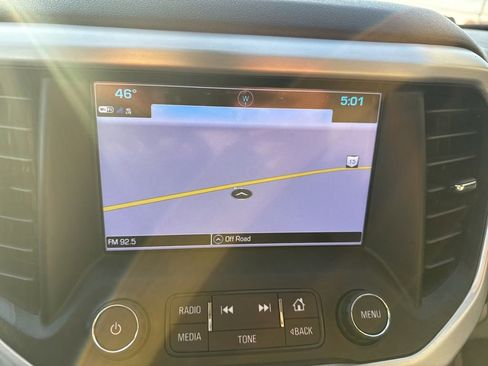 Used 2019 GMC Acadia SLT image 2