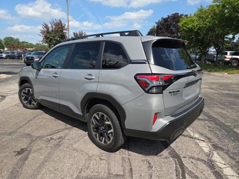 Certified 2025 Subaru Forester Premium AWD/4WD image 11