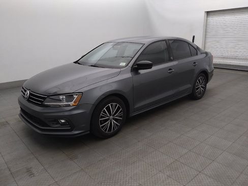 Used 2018 Volkswagen Jetta Wolfsburg Edition FWD image 2