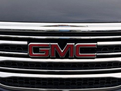 Used 2017 GMC Acadia SLT image 19