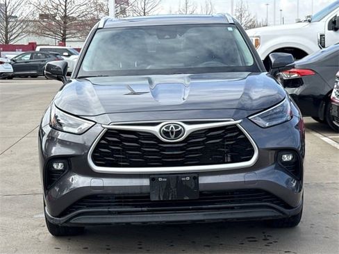 Used 2024 Toyota Highlander XLE image 8