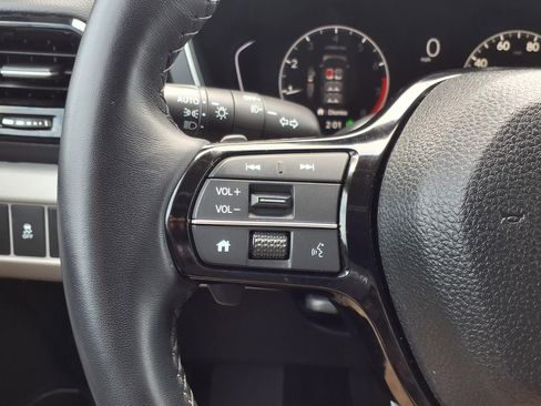 Used 2025 Honda Pilot EX-L image 15