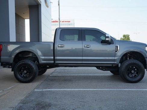 Used 2022 Ford F350 Platinum AWD/4WD image 11