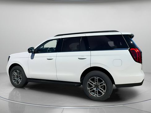 New 2025 Ford Expedition Active image 17