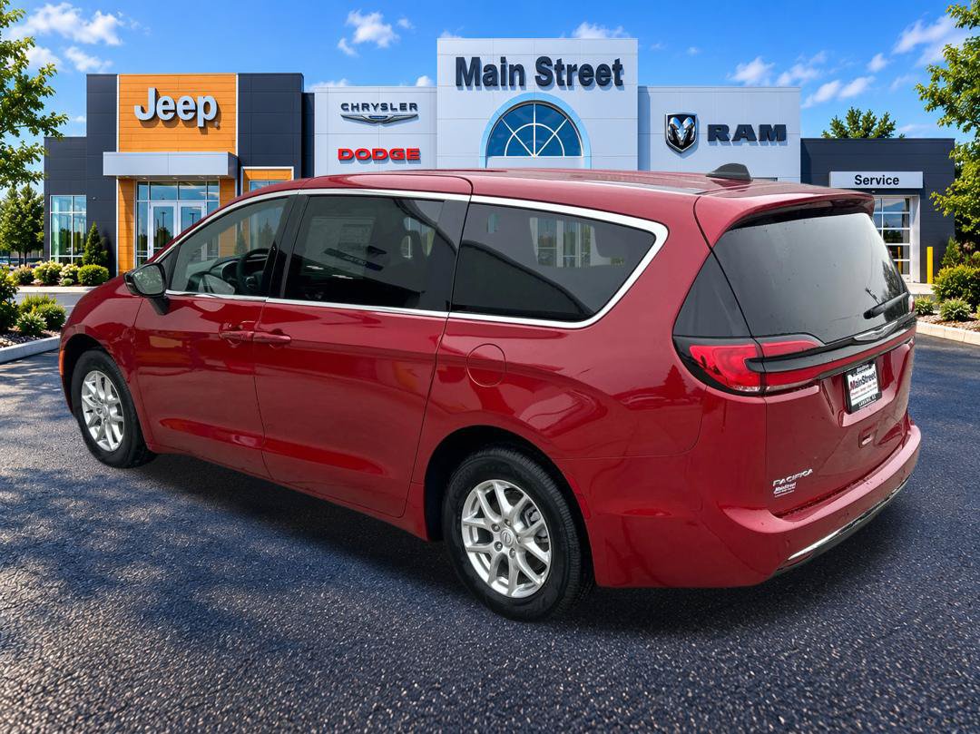 New 2026 Chrysler Pacifica Select FWD image 3