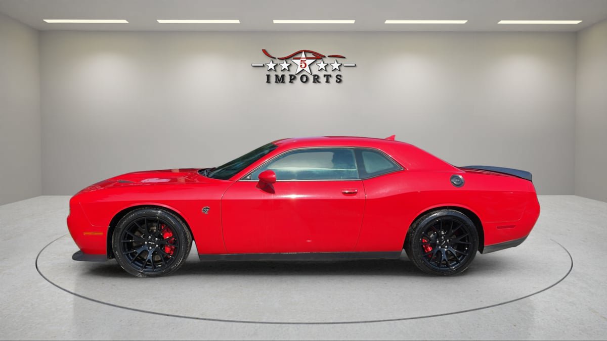 Used 2015 Dodge Challenger SRT Hellcat RWD image 2