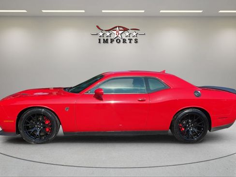 Used 2015 Dodge Challenger SRT Hellcat RWD image 2