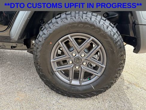 Used 2026 Jeep Wrangler Unlimited Sport AWD/4WD image 9