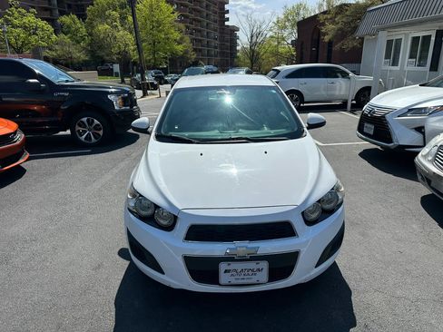Used 2013 Chevrolet Sonic LT image 2