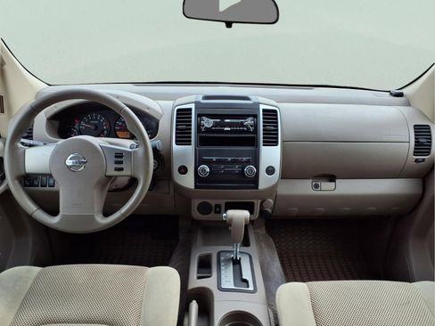 Used 2010 Nissan Frontier SE image 17