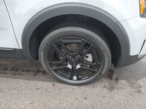 Used 2025 Kia Telluride SX Prestige X-Line image 2