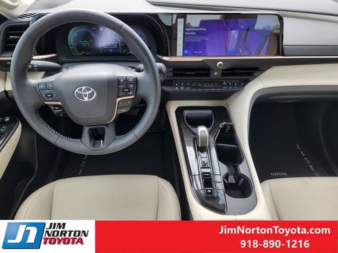 Used 2024 Toyota Crown Limited image 28