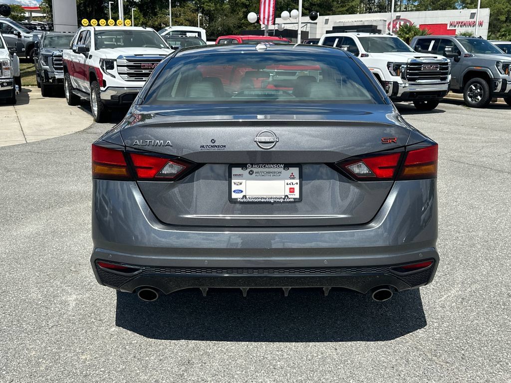 Used 2025 Nissan Altima 2.5 SR FWD image 6