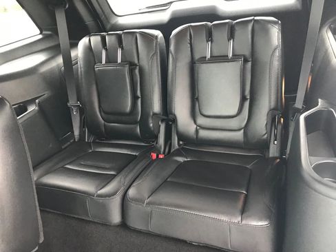 Used 2019 Ford Explorer XLT w/ Equipment Group 202A image 41