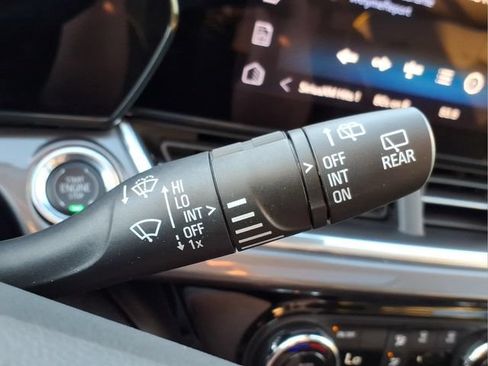 Used 2025 Chevrolet Trax ACTIV w/ Sunroof Package FWD image 29
