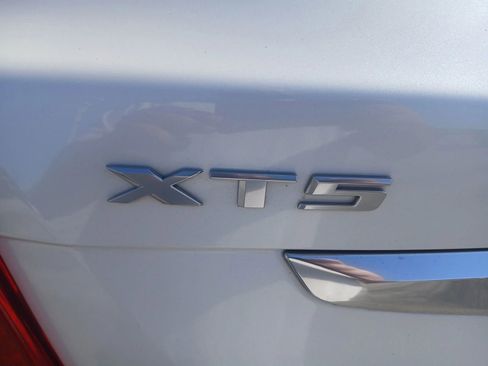 Used 2017 Cadillac XT5 FWD w/ LPO, Wheel Lock Package image 14