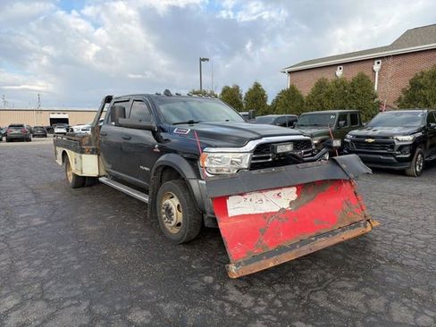 Used 2021 RAM 5500 Tradesman w/ Chrome Appearance Group image 2