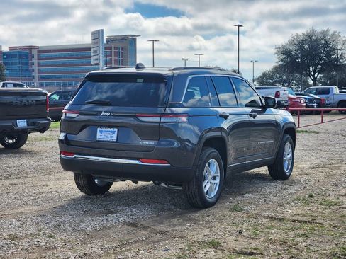 New 2026 Jeep Grand Cherokee Laredo image 3