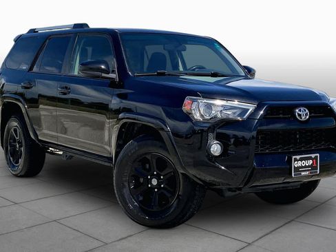 Used 2019 Toyota 4Runner SR5 RWD image 3
