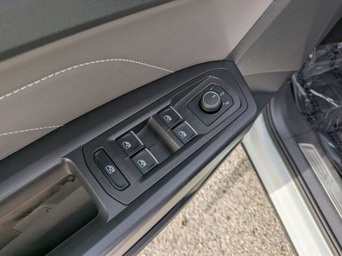 Certified 2023 Volkswagen Atlas SE w/ Panoramic Sunroof Package FWD image 17