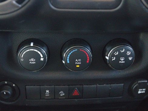 Used 2016 Jeep Wrangler Unlimited Sport AWD/4WD image 27